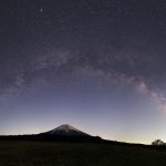 天の川と富士山