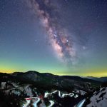 万座の初夏・残雪と天の川